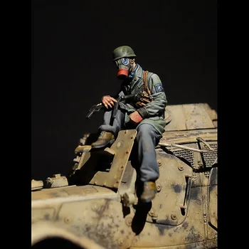 В разглобено формата на 1/35 старият войник седи фигурка от смола миниатюрни модела комплекти Неокрашенный