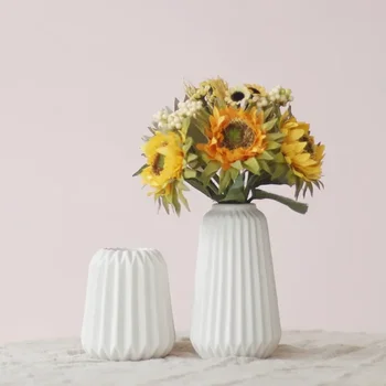Опаковка от 2 елемента Оригами ваза Мат керамична Ваза за цветя Елегантна настолна бяла ваза Централният елемент на домашен интериор Контейнер за кацане на вода