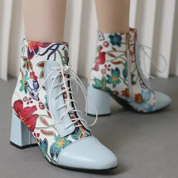 Зимни дамски обувки за зрели жени с кръстосани шнур и флорални принтом, Многоцветни Ботильоны за Зрели жени На високо масивна ток, по-Големи размери от 48 49 50